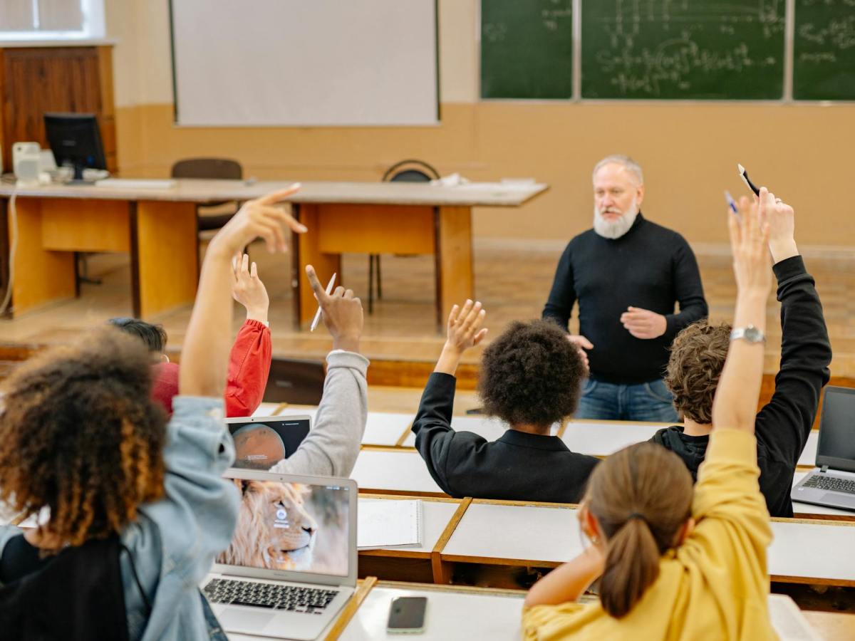 Presence Without Visibility 